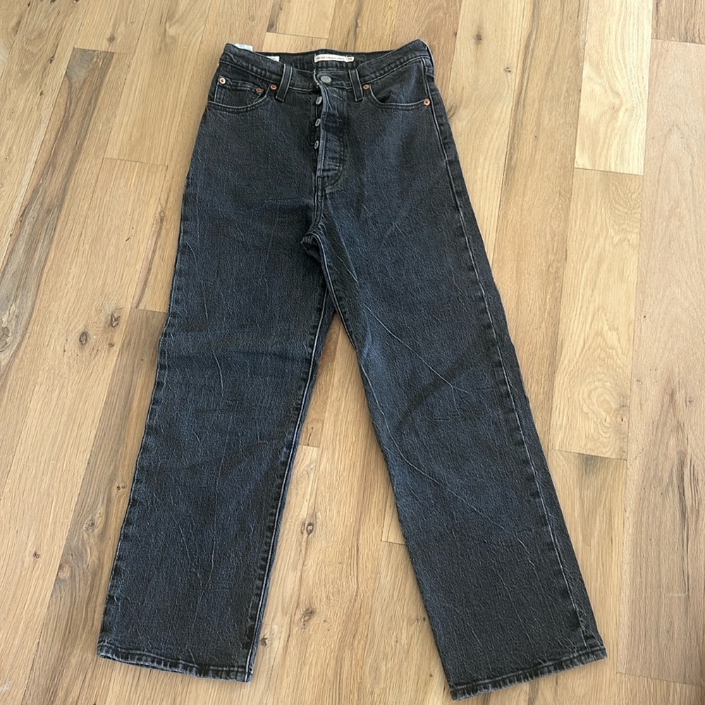 Women’s Levi’s ribcage straight ankle size 26